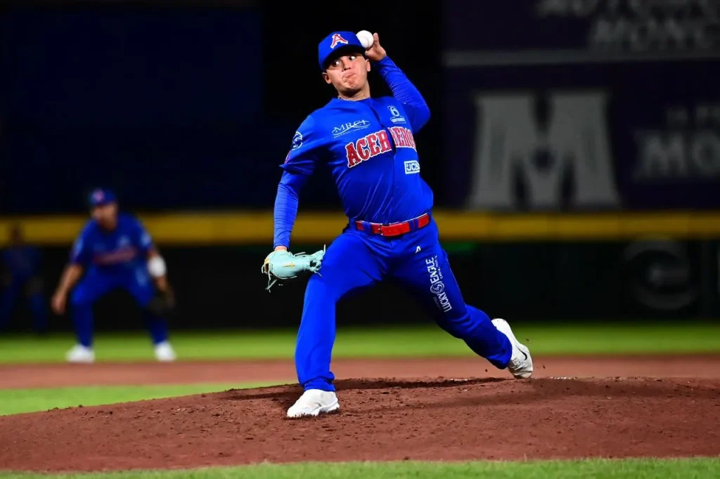 Dorados se impone a Acereros y asegura la serie en duelo de pitcheo