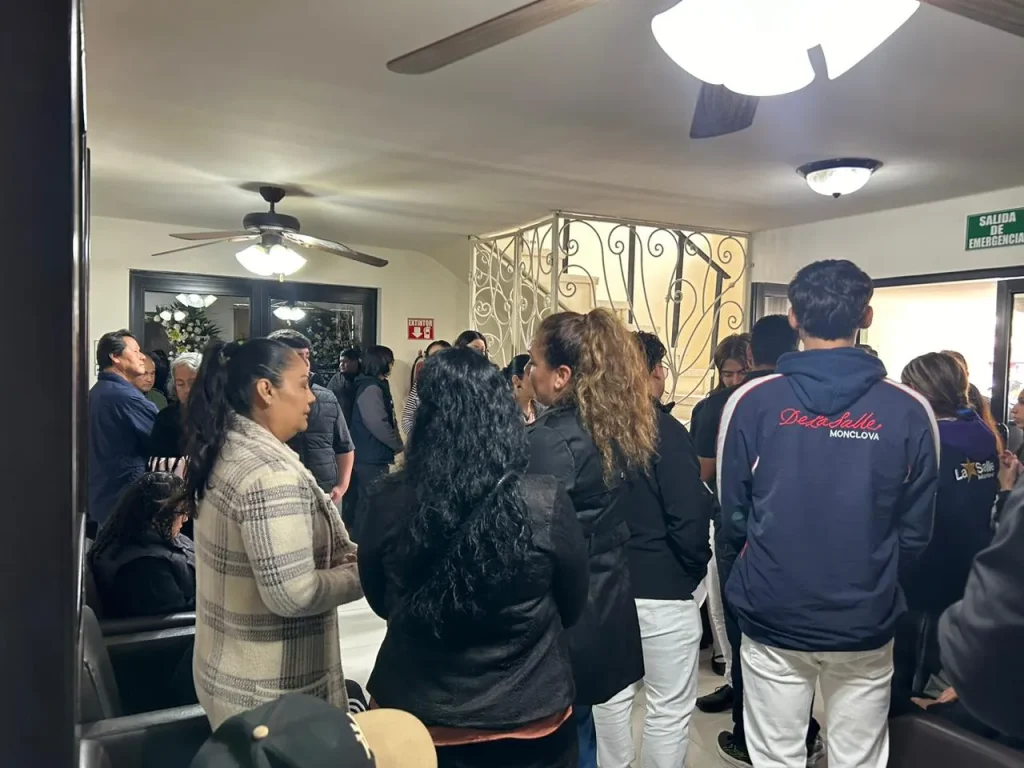 Dan último adiós a Melchor Flores, médico que atendió la pandemia en Monclova