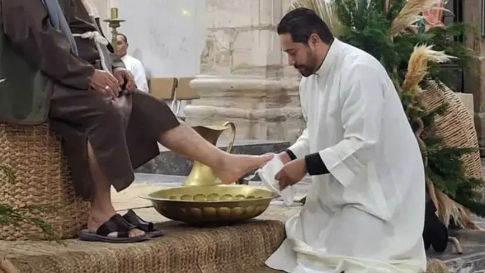 Monclova, Realizan tradicional lavatorio de pies