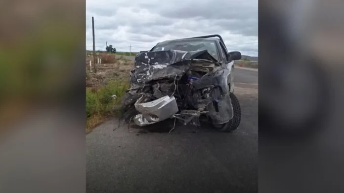 Muere mujer en volcadura