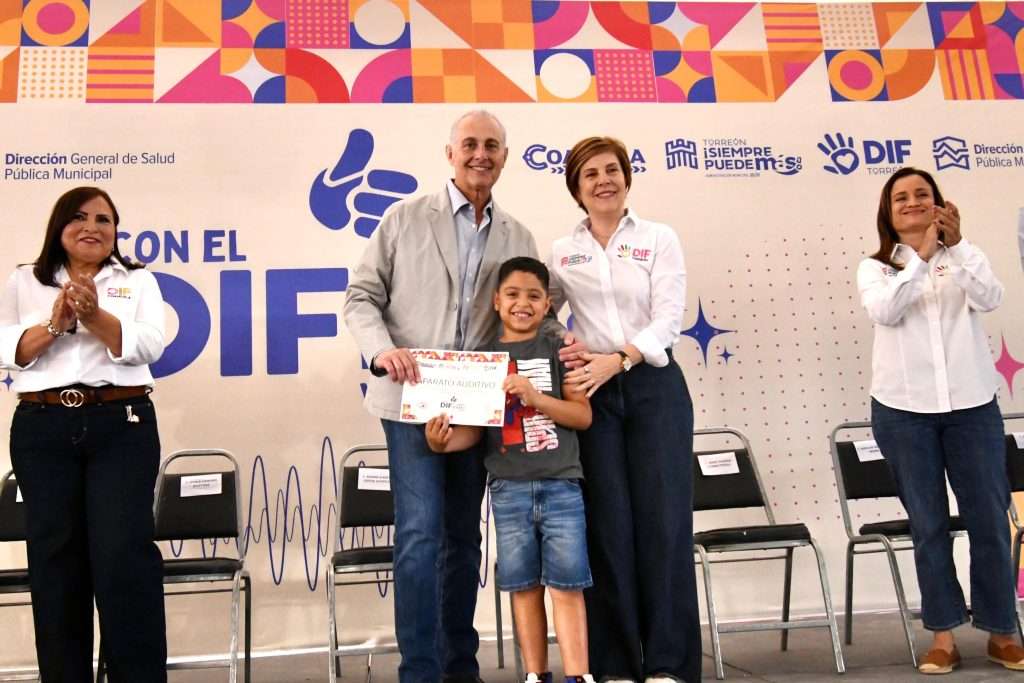 Román Cepeda arranca el programa de salud “Con el DIF Tú También Puedes Ver y Escuchar”