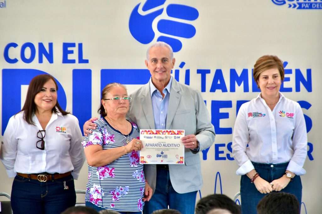 Román Cepeda arranca el programa de salud “Con el DIF Tú También Puedes Ver y Escuchar”