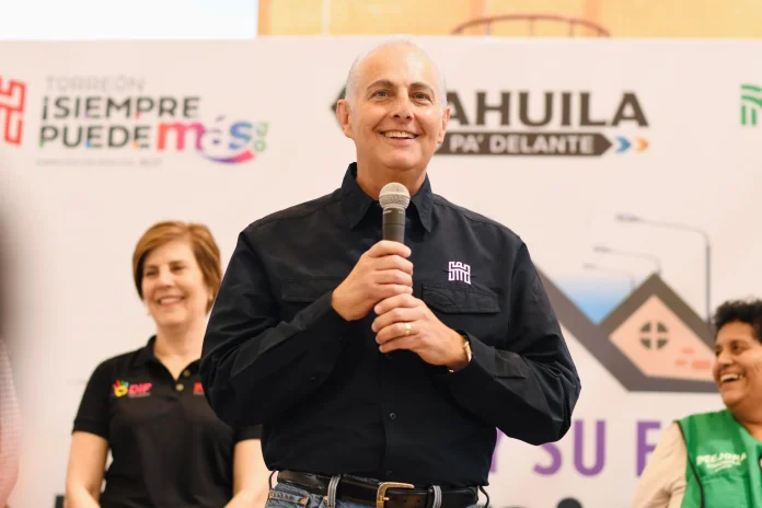 Román Cepeda entrega techumbre y rehabilitación de cancha en Villa California