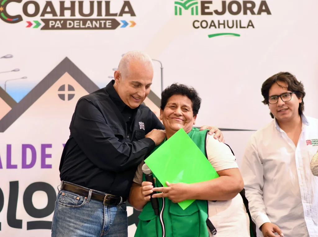 Román Cepeda entrega techumbre y rehabilitación de cancha en Villa California