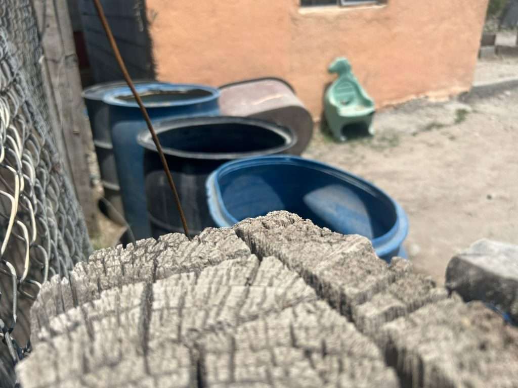 Viviendas convertidas en hornos: así sobreviven al calor vecinos de la Ampliación 21 de Marzo