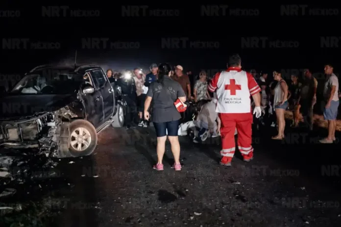 Carambola entre cuatro vehículos deja varios lesionados en la carretera Múzquiz–Boquillas durante Viernes Santo.