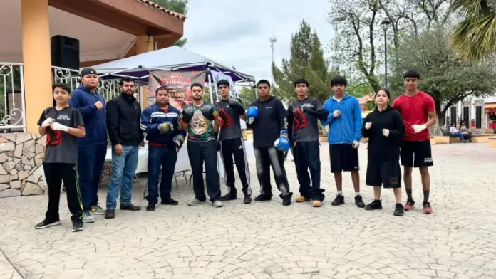 Gym Estrada de Palaú impulsa a boxeadores de Múzquiz rumbo a competencias nacionales; buscan apoyo para torneo del 25 de abril.