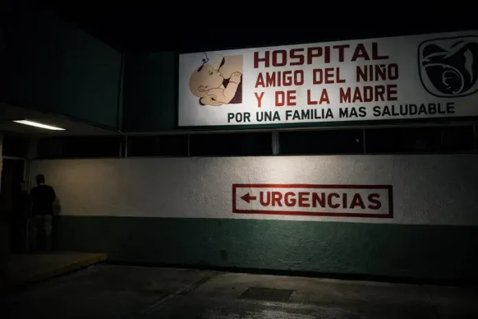 Parto inesperado en hospital de Palaú moviliza a médicos; madre y bebé se reportan estables tras atención oportuna.