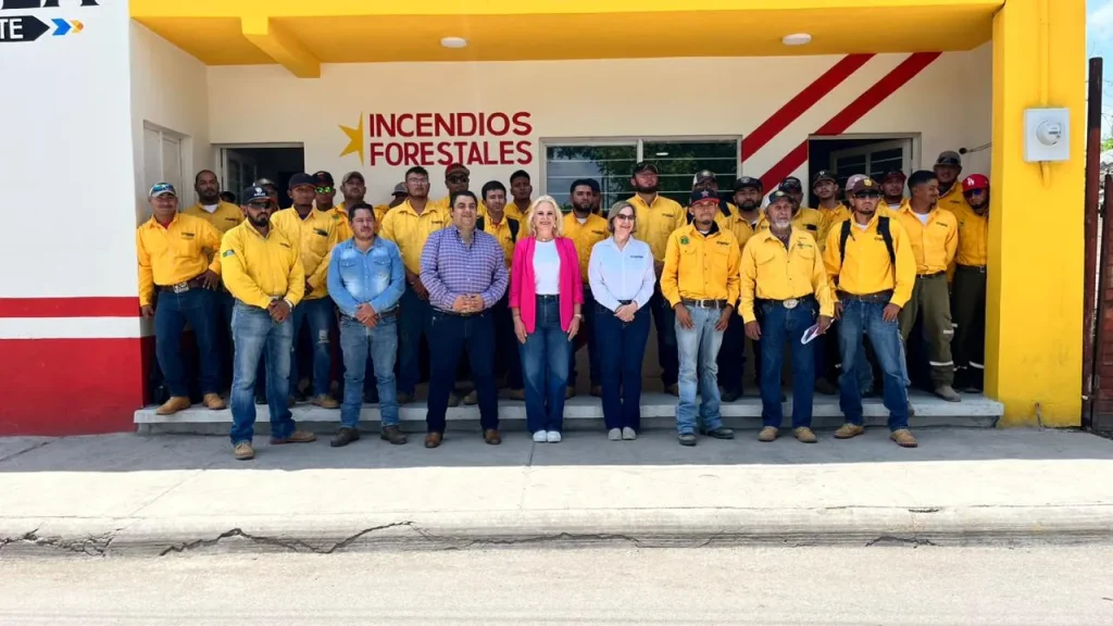 Entregan equipamiento y remodelación a brigadistas forestales en Múzquiz para fortalecer combate de incendios.