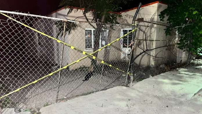 Autoridades realizan cateo en colonia El Zoológico de Múzquiz; aseguran presunta metanfetamina sin detenidos.