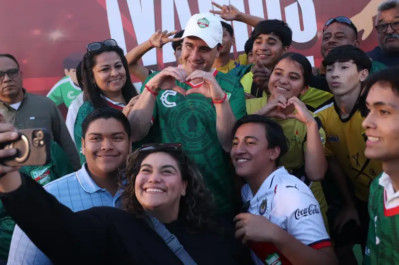 Arranca Manolo las caravanas pa’l mundo