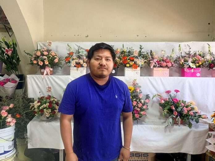 Floristas de Sabinas esperan aumento en ventas por el Día de las Madres