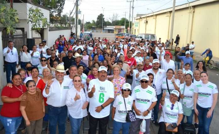 Héctor Miguel García Falcón “Gachupín” recorrió la Villa de Palaú y la colonia 28 de Noviembre en Múzquiz, presentando propuestas enfocadas en seguridad, desarrollo y bienestar para las familias.