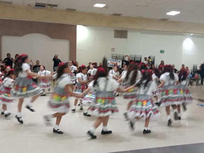 Concurso de rondas infantiles en Monclova