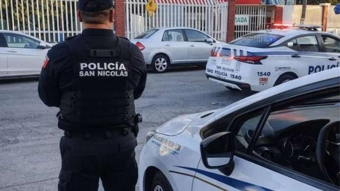 Hombre apuñala y asesina a su ex esposa a las afueras de su trabajo
