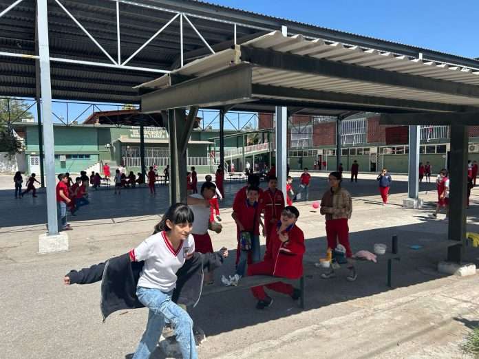 Inicia puente escolar por Día del Maestro; alumnos regresarán el lunes
