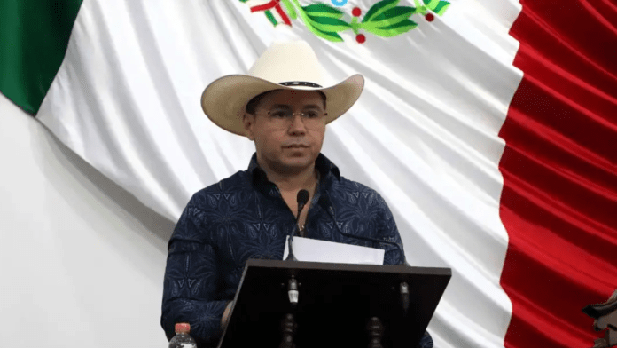 Por inasistencias sin justificar, solicitan revocar diputación de Tony Flores