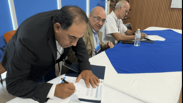 Firma de Canaco Monclova convenio hospital Sainte Marie