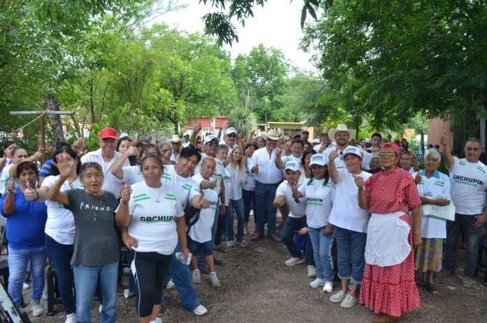 El candidato a diputado local Miguel Ángel García Falcón “Gachupín” recorrió distintos sectores de Múzquiz, donde recibió el respaldo de familias del Distrito 06.