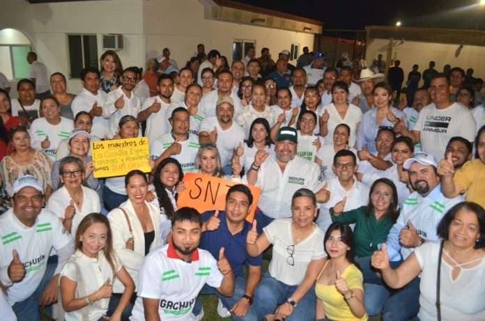 Héctor Miguel García Falcón “Gachupín” sostuvo un encuentro con maestras y maestros de Múzquiz, donde reafirmó su compromiso de trabajar por el fortalecimiento del sector educativo.
