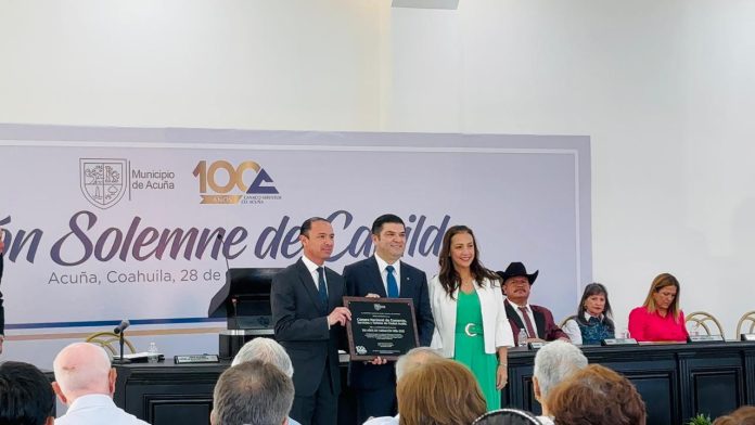 Conmemoran en sesión solemne de Cabildo el centenario de Canaco Acuña