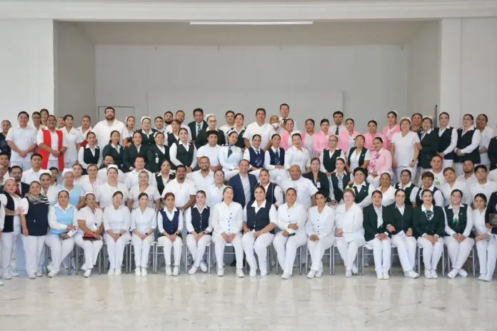 Conmemoran el Día Internacional de la Enfermería con reconocimiento al personal de salud