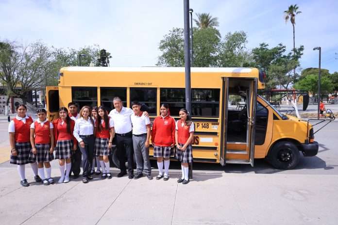 ENTREGAN TRANSPORTE PUBLICO A SECUNDARIA EN SJS