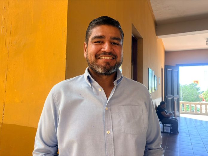 Aprovechan padres descuento en actas para tramitar becas Rita Cetina