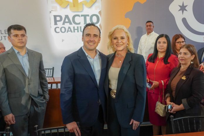 La alcaldesa Laura Jiménez Gutiérrez participó en la firma del Pacto Coahuila 2026 junto al gobernador Manolo Jiménez para fortalecer el desarrollo económico y las alianzas estratégicas.