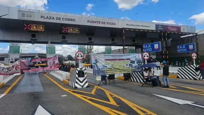 CNTE prolonga paro nacional y mantiene movilizaciones en accesos carreteros