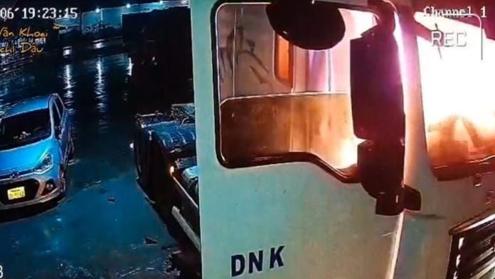 Conductor de tráiler atropella a su expareja