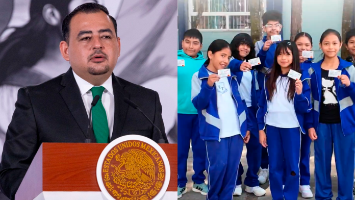 Entrega tarjetas de las becas del Bienestar a estudiantes
