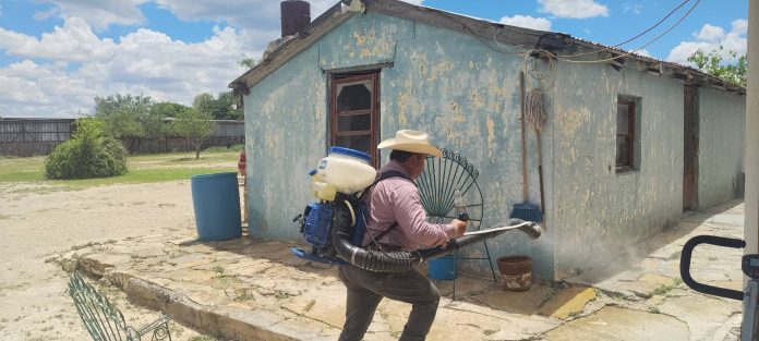Avanza campaña de fumigación en comunidades rurales