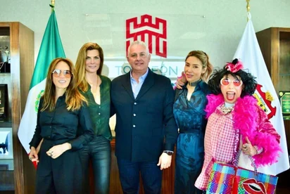 Héctor Martínez con el alcalde de Torreón