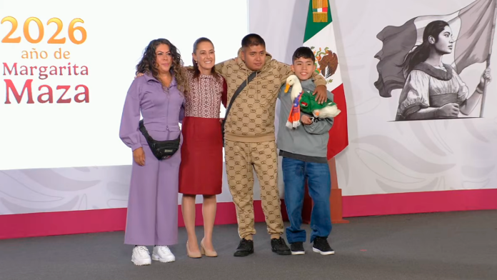 Pato Merlín en La Mañanera del Pueblo