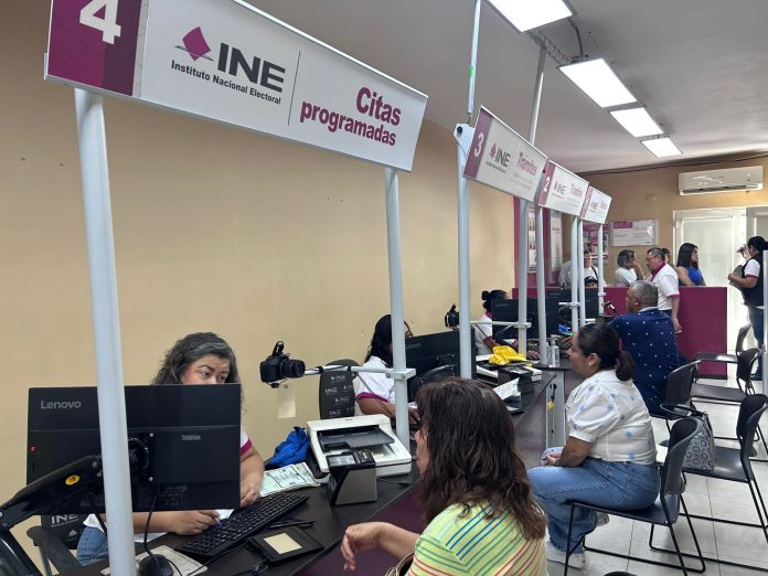 Reanuda INE trámites de credencial; llaman a renovar más de 5 mil identificaciones vencidas