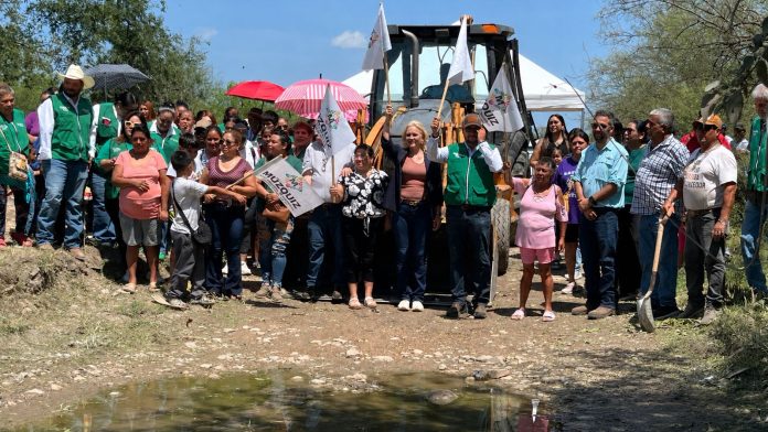 Con una inversión superior a 500 mil pesos, el Gobierno Municipal inició la construcción del puente vehicular Callejón Los Novillos, beneficiando a cuatro colonias de Múzquiz.