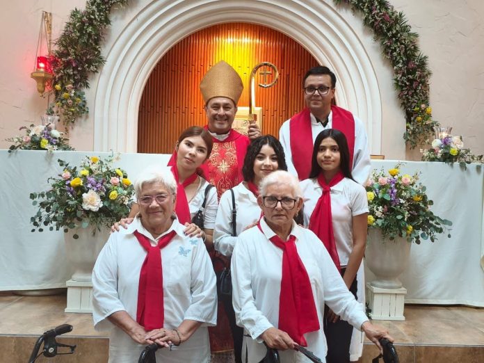 Cientos de fieles participaron en la peregrinación en honor a Nuestra Señora del Perpetuo Socorro en Múzquiz, encabezada por el obispo Alfonso Miranda Guardiola