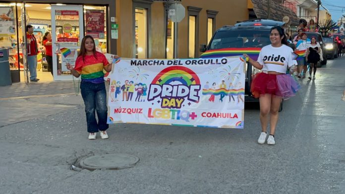 La 6.ª Marcha del Orgullo LGBT+ de Múzquiz reunió a participantes de la Región Carbonífera y del extranjero.