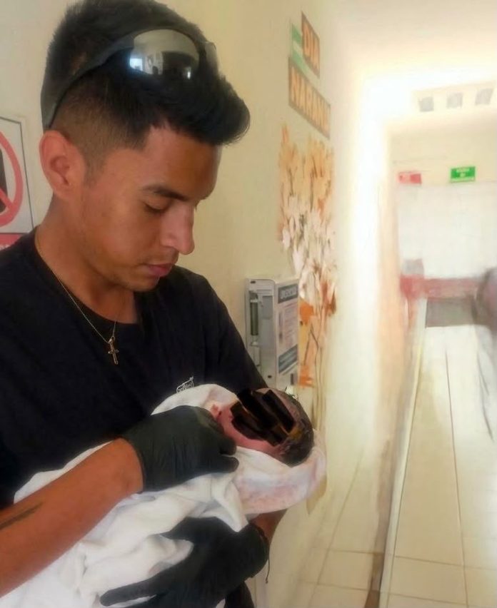 Personal de Protección Civil de Castaños atendió al bebé abandonado en el basurero