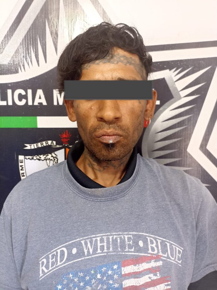 Detienen a sujeto por daños y robo en Sabinas
