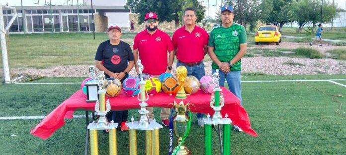 El Gobierno Municipal de Múzquiz inauguró la Liga de Fútbol 7 “Román Silva Hernández” 2026 en Villa de Palaú
