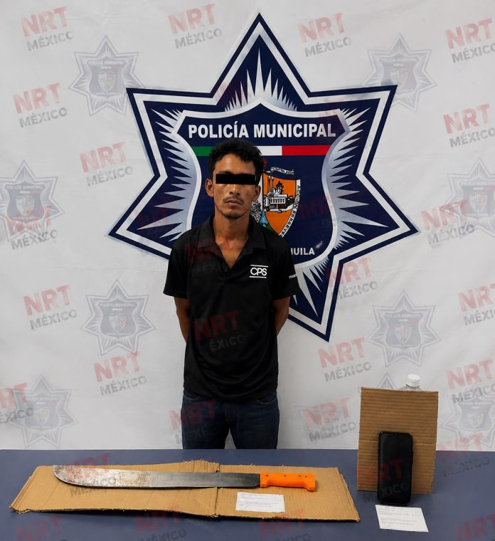 Policía Municipal de Sabinas frustra asalto y detiene al responsable
