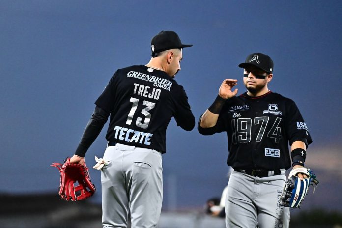 Acereros se lleva el primero ante Tecos en un emocionante duelo de extra innings