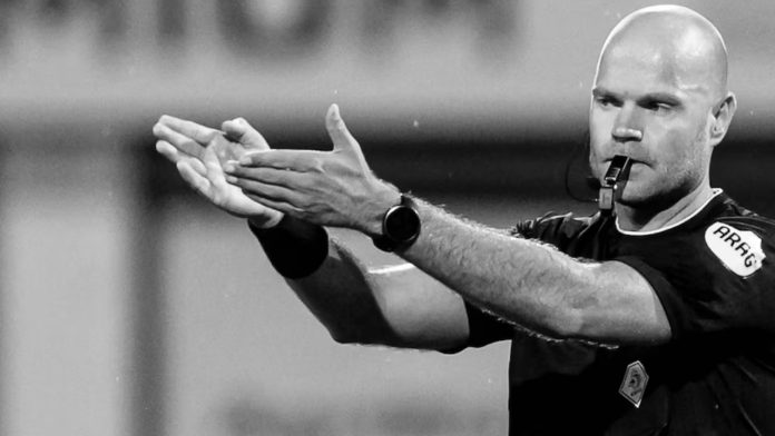 Conmoción en el futbol: Confirman la muerte del árbitro Rob Dieperink, expulsado del Mundial 2026