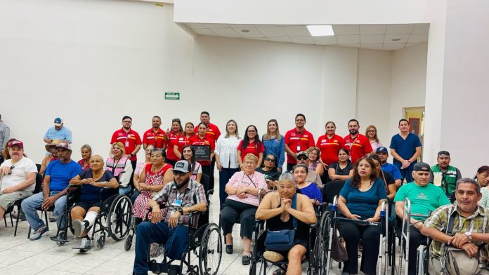 Recibe DIF Acuña donación de aparatos funcionales por parte de OXXO