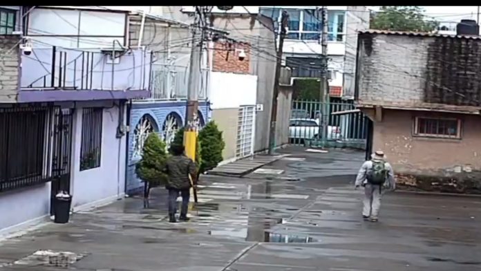 Golpean a hombre con un tubo