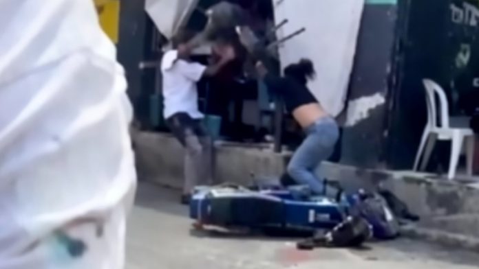 Hombre es hospitalizado