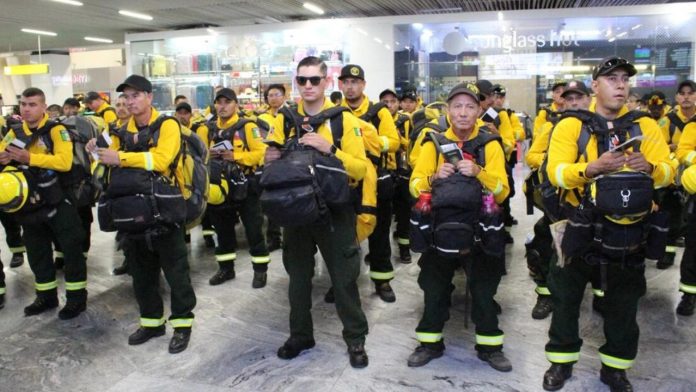 México envía contingente para combatir incendios forestales en Canadá
