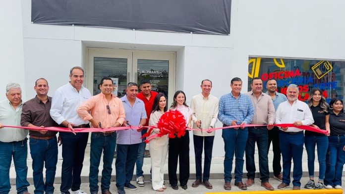 Destaca Emilio de Hoyos crecimiento comercial con apertura de nueva papelería